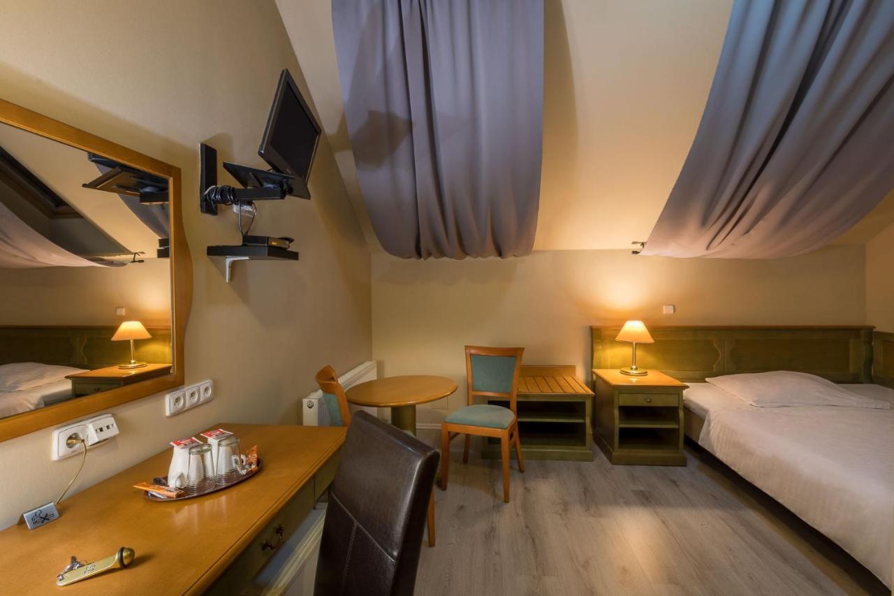 Hotel Augustus Et Otto Prag Exteriör bild