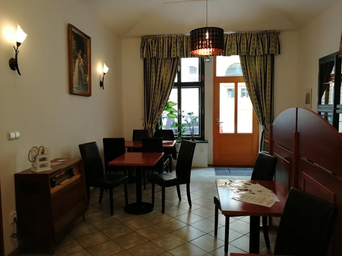 Hotel Augustus Et Otto Prag Exteriör bild