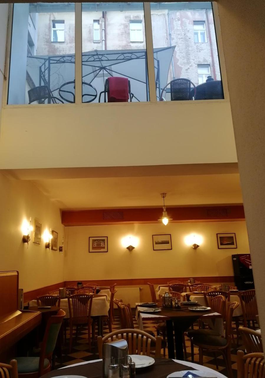 Hotel Augustus Et Otto Prag Exteriör bild